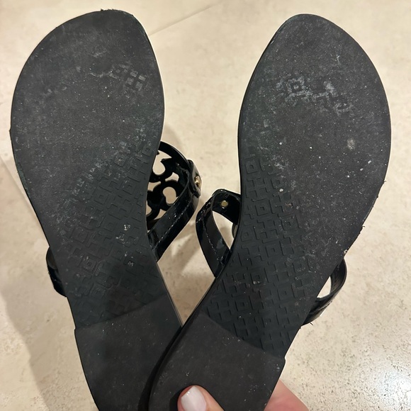 Tory Burch Miller Patent Thong Sandal - Black Patent - Picture 4 of 6